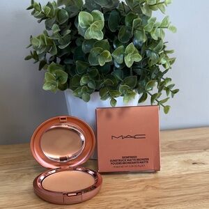 MAC Cosmetics Skinfinish Sunstruck Matte Bronzer - Light Golden